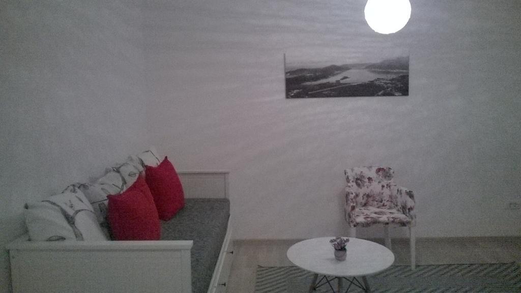 Apartments Delfin ティヴァト エクステリア 写真