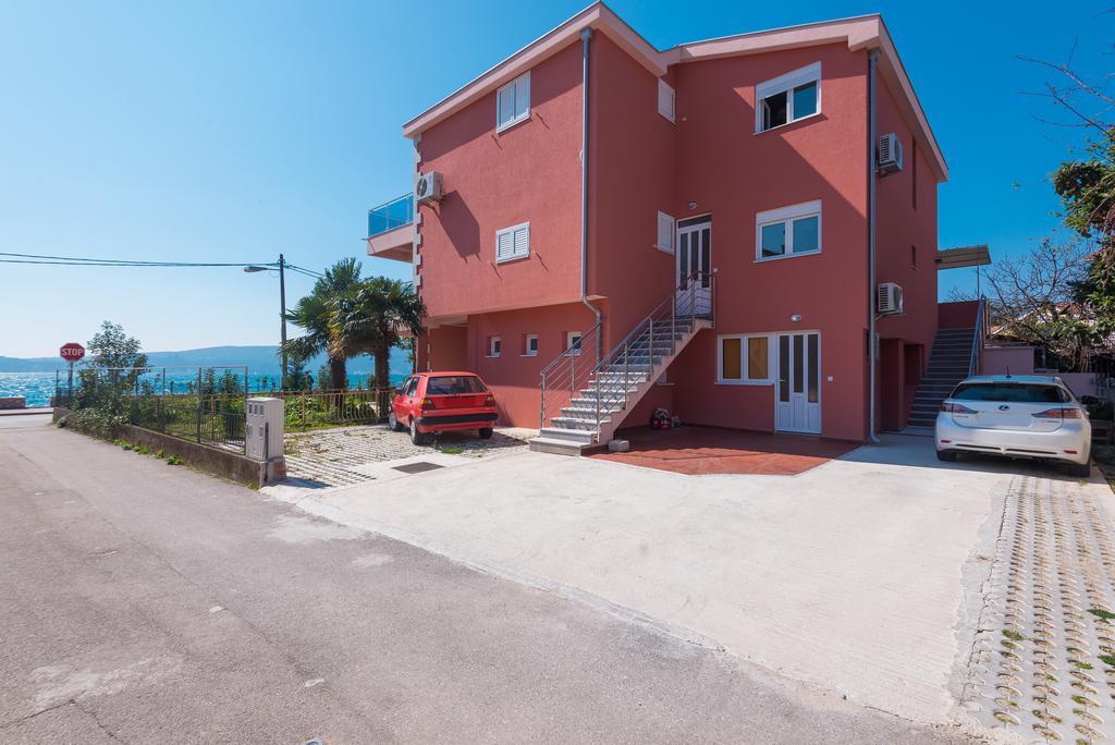 Apartments Delfin ティヴァト エクステリア 写真