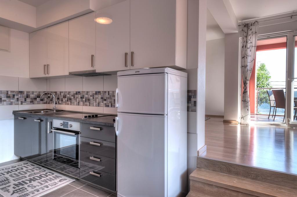 Apartments Delfin ティヴァト エクステリア 写真